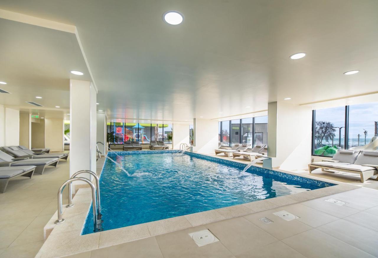 Sunrise King Studio Spa N Pool Beach Resort Navodari Exterior photo